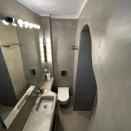 Apartment Center *